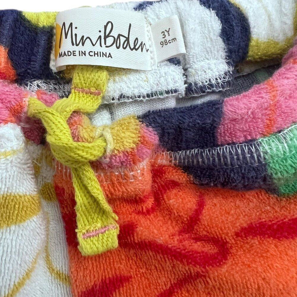 Mini Boden Girls Flower Terry Cloth Shorts with pockets Size 3Y - Picture 3 of 6